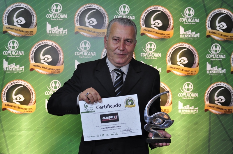 Sérgio Verdicchio, representante da Case IH, na entrega do Prêmio Visão Agro